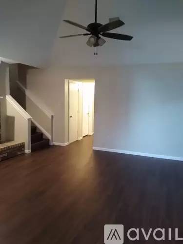 Main picture of 2024 Greenview Dr