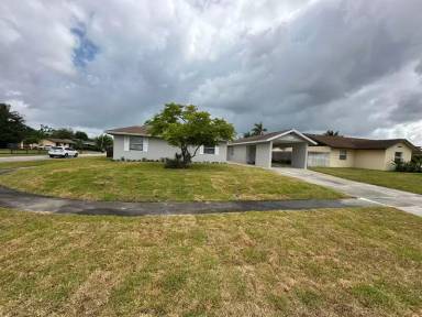 Main picture of 10431 Pippin Ln