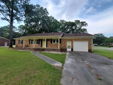 Main picture of 2101 Shady Dr