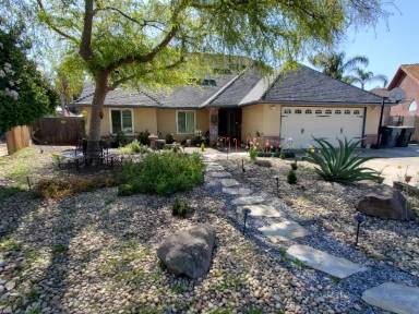 Main picture of 4213 W Menlo Ave