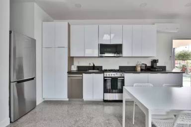 Main picture of 3407 N Mountain View Dr