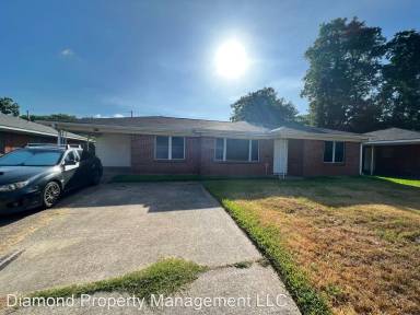Main picture of 2927 E Cavett Dr