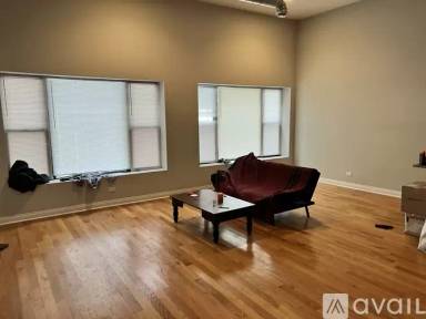 Main picture of 4022 N Sheridan Rd
