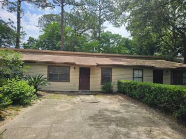 Main picture of 913 Landry St