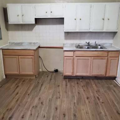 Main picture of 736 Lakeside Ave
