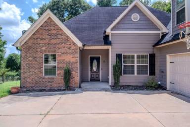 Main picture of 115 Cypress Pl