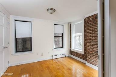 Main picture of 120 Christopher St