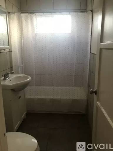 Main picture of 664 W Glenoaks Blvd