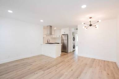 Main picture of 1031 N Orange Grove Ave