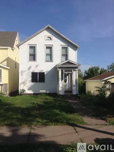 Main picture of 1910 Greysolon Rd