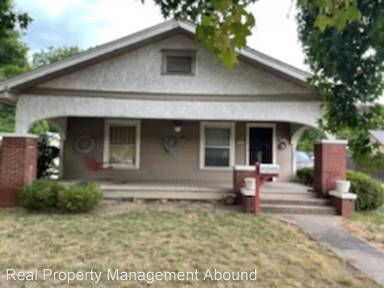 Main picture of 608 S Hughes Ave