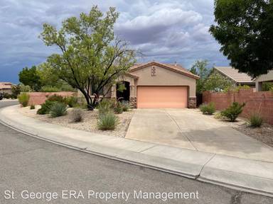 Main picture of 3204 E Fourteen Fairway Dr