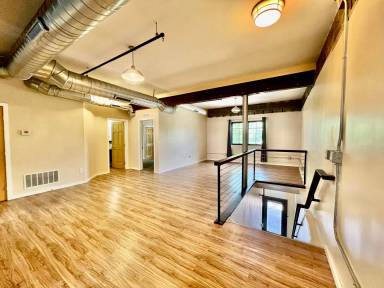 Main picture of 5760 Olde Wadsworth Blvd