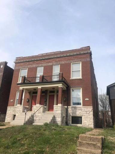 Main picture of 1821 Russell Blvd
