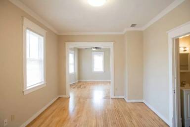 Main picture of 829 E Clarke St