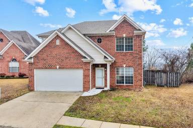 Main picture of 1048 Castlemaine Trl