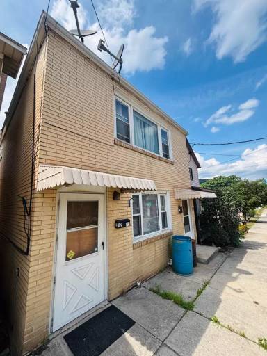 Main picture of 1273 Main St