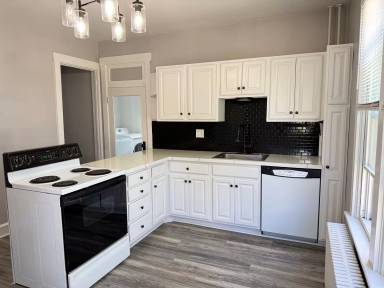 Main picture of 2146 Main St