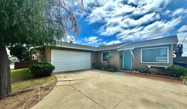 Main picture of 5160 Cole St