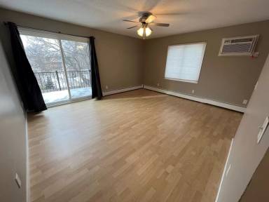 Main picture of 2740 Pleasant Ave