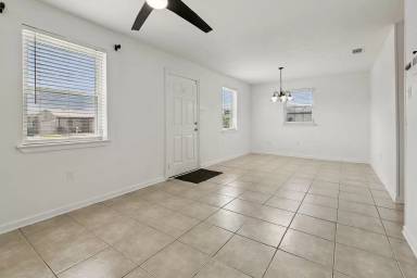 Main picture of 3243 Continental Dr