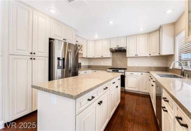 Main picture of 7721 Meadowrobin Ave