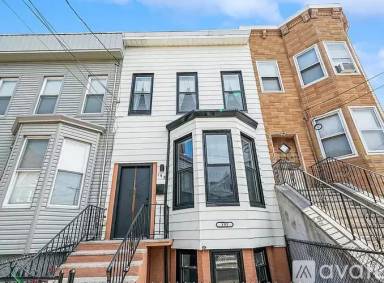 Main picture of 192 Claremont Ave