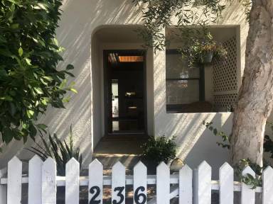 Main picture of 242 Beach St