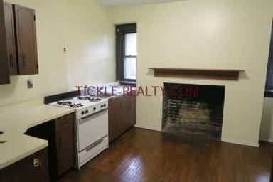 Main picture of 410 Oxford St