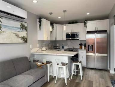 Main picture of 2417 Palm Ave