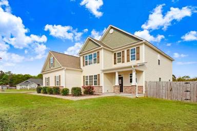 Main picture of 200 Plainfield Dr