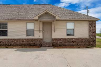 Main picture of 19 Lawrence Road 434