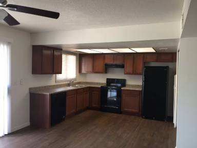 Main picture of 4490 E Belleview St