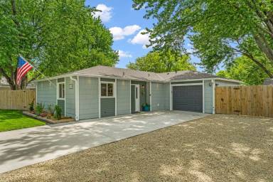 Main picture of 2421 Brook Ln