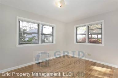 Main picture of 4135 SE Schiller St