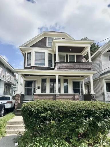 Main picture of 717 Myrtle Ave