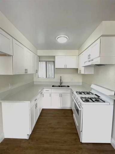 Main picture of 2926 E 65th St