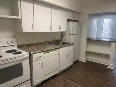 Main picture of 822 W Lombard St