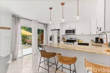 Main picture of 2715 SE 27th Way