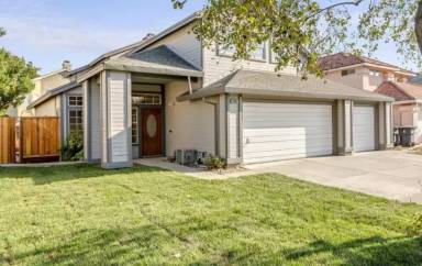 Main picture of 1585 Foxwood Dr