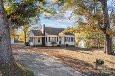 Main picture of 387 Aycock St NE