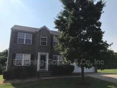 Main picture of 104 Shagbark Ct