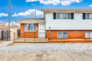 Main picture of 3107 E Funston St