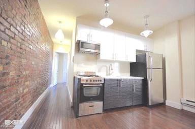 Main picture of 1598 Pacific St