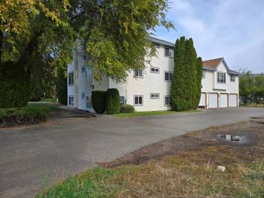 Main picture of 810 N Siony Ln