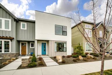Main picture of 3025 S Honeycomb Way