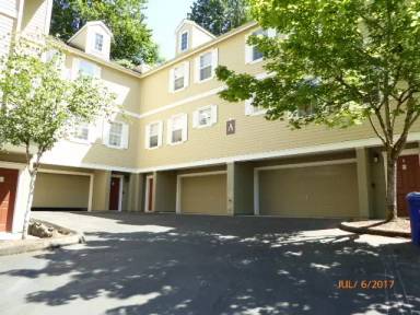 Main picture of 1800 NE 40th St