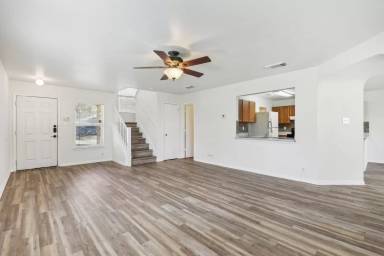 Main picture of 16216 Ike Ln