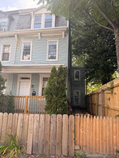 Main picture of 926 Norwood St