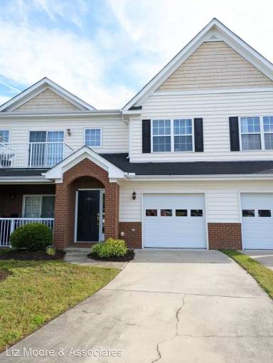Main picture of 804 Rustads Cir